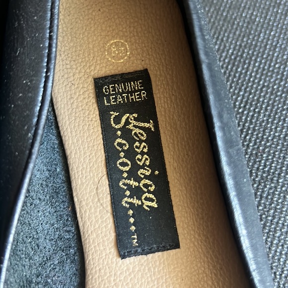 black dress shoes - Picture 2 of 5